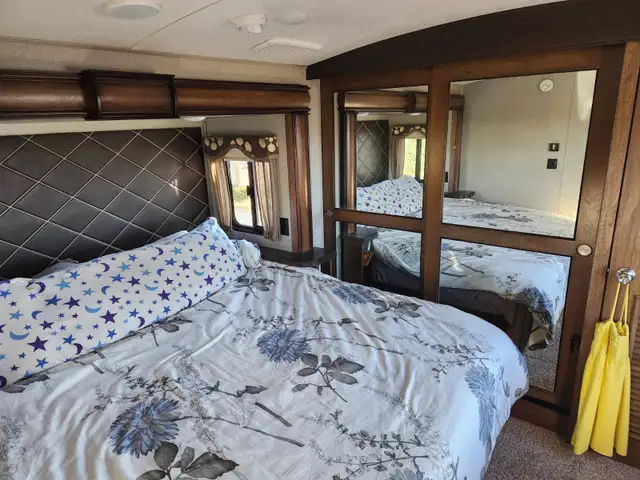 41Ft 5th wheel - priced for quick sale in Travel Trailers & Campers in Regina - Image 2