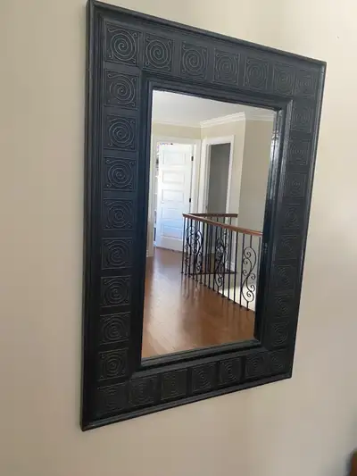 Miroir mural avec un cadre en bois, View more