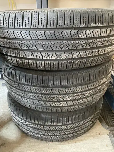 Set of four OEM wheels with tires (Pirelli Scorpion). Tire size is 235/55R19 Werr on a 2013 Highland...