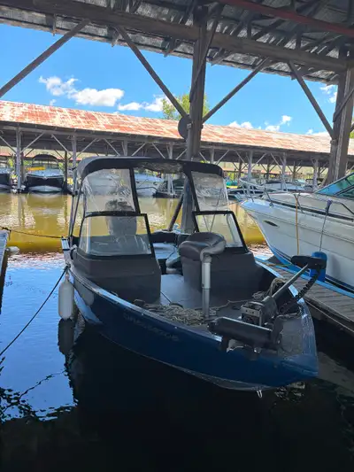 Aluminum boat in excellent condition with low mileage. Engine mercury 2019, 150 PROXS. Asking 41,000