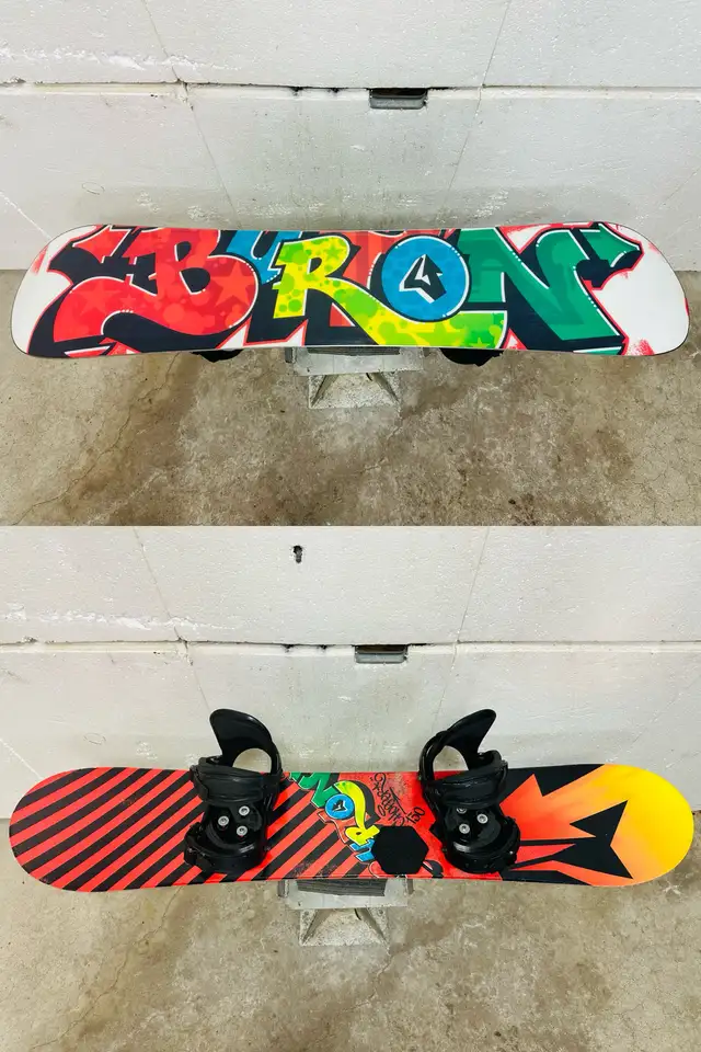 Burton snowboard 130 cm with Burton S/M bindings in Snowboard in Markham / York Region - Image 2