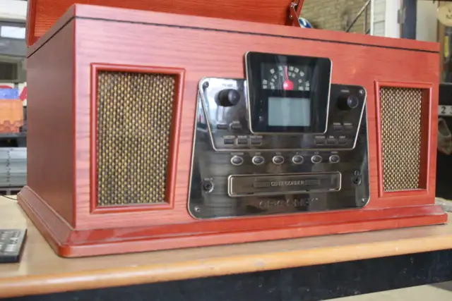 Record Player in General Electronics in Kitchener / Waterloo - Image 5