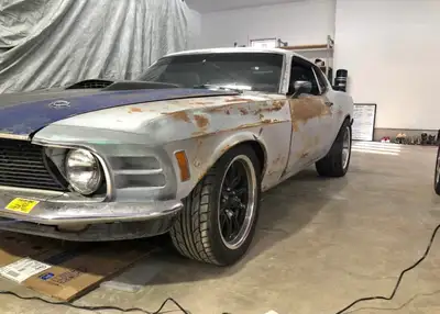 1970 project mustang. 351 for a engine. Runs a drives. Needs lots of work. If your interested shoot...