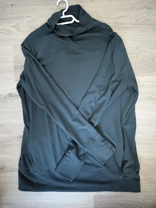 Lululemon modal pullover, size 14 in Women's - Tops & Outerwear in Winnipeg - Image 2