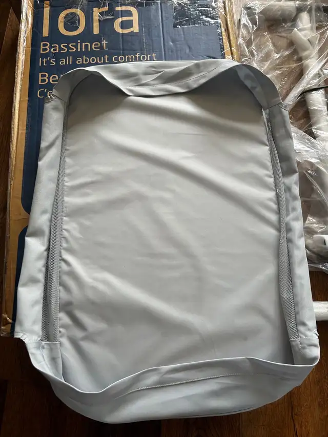 MAXI COSI Iora Bassinet - NEW in Cribs in Hamilton - Image 6