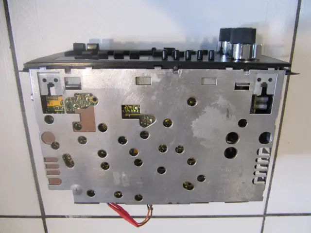 AC Delco Model 16050353 AM FM Cassette Stereo Equalizer Cir 1987 in Arts & Collectibles in Mississauga / Peel Region - Image 6