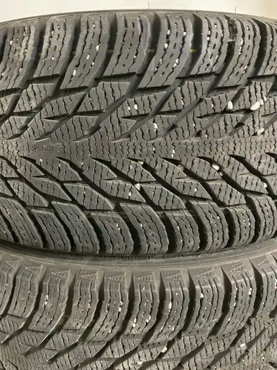 Noikian Hakkelitta r3 run flat tires size 225/45-R18. Tires have low kms and are in excellent condit...