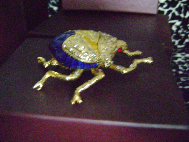 BEAUTIFUL CRYSTAL & ENAMEL BRAND NEW BUG TRINKET BOX*ORILLIA