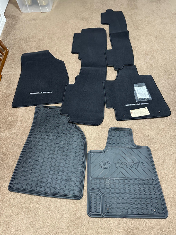 2013 Toyota Highlander 4WD - Floor Mats in Other Parts & Accessories in Cambridge - Image 2