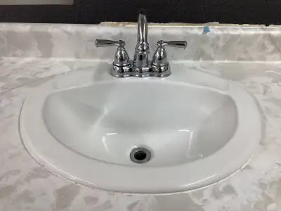 Lavabo en porcelaine, View more
