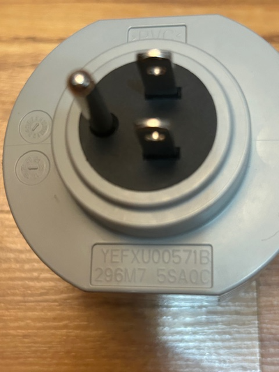 POUR NISSAN LEAF OU ARYA OU AUTRE VÉHICULE ÉLECTRIQUE - ADAPTATEUR ORIGINAL NISSAN 240V A 120V- NEMA...