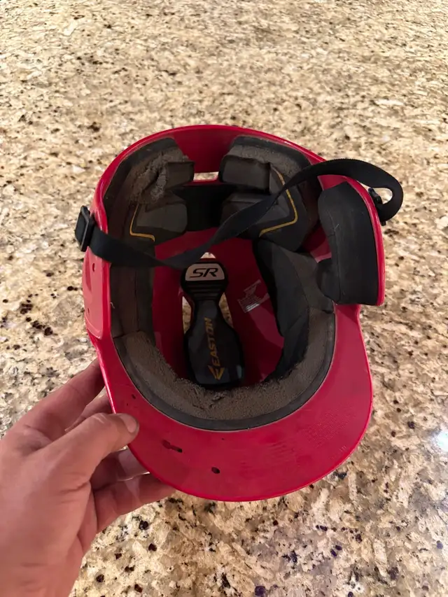 Easton Baseball Batting Helmet • Only $10 •size 6.5-7.5 in Baseball & Softball in Oakville / Halton Region - Image 9