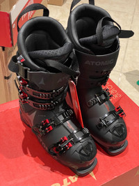 Brand new Atomic Hawx Magna 130 S ski boots 25/25.5
