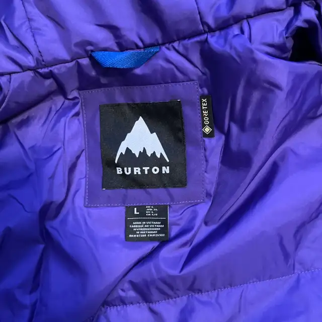 Burton Reserve GoreTex 2L Ski/Snowboard Jacket in Men's in Charlottetown - Image 5
