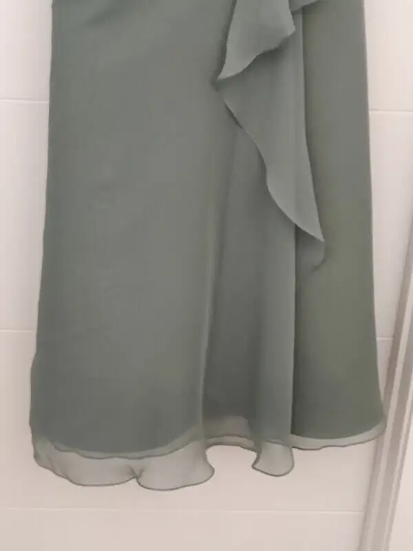 Bridesmaid / Graduation / Formal Strapless Dress Gown - Size 4 in Women's - Dresses & Skirts in Calgary - Image 5