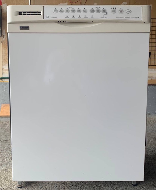 Kenmore Dishwasher 24” in Width *Mint Condition* Dishwashers