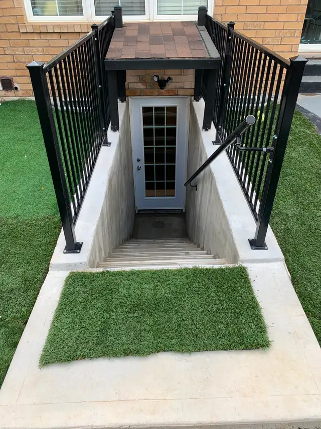 Legal 2 Bedroom with 2 Parking Spots on Driveway