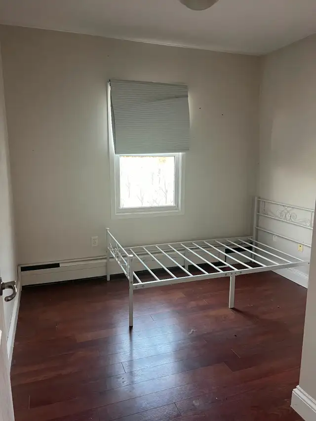 Room for rent.63849108321923120