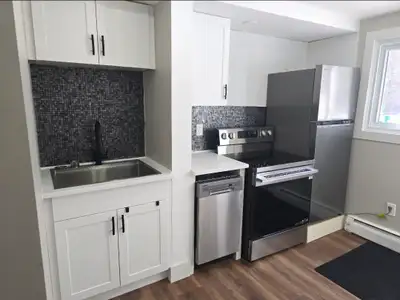 Prime Location 2 minute drive to Algoma University 9 minute drive to Sault College Ground Level in a...