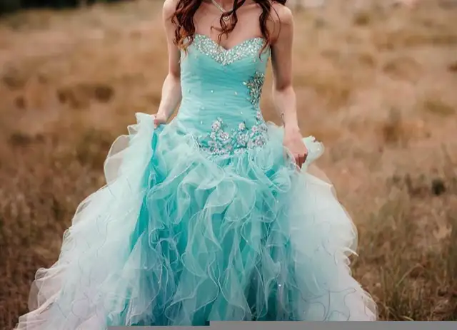 Ombré grad dress with leg slit in Women's - Dresses & Skirts in Medicine Hat - Image 7