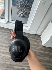 JBL live 660 NC wireless headphones 