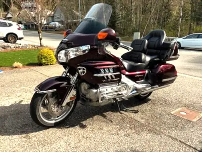 This motorcycle is in beautiful condition and ready for the road. Everything is in excellent running...