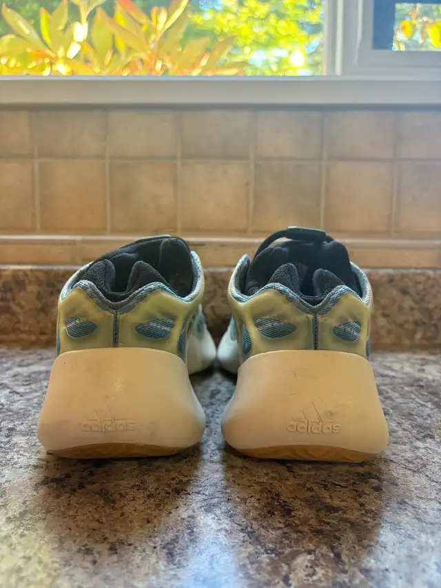 Yeezy 700 Kyanite in Men's Shoes in Nanaimo - Image 3