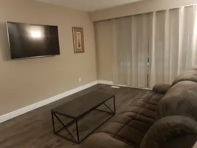 Located in a beautiful Port Elgin neighbourhood, steps to a large park, 4 blocks from main beach Que...