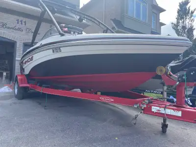 I'm selling my Tahoe 2009 Q5I, a sleek and powerful boat perfect for watersports and cruising. It fe...