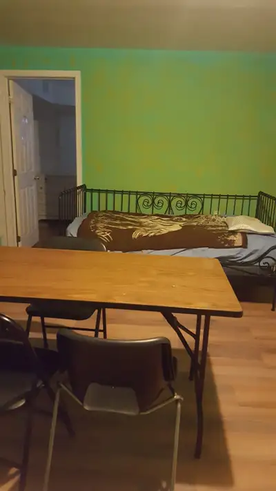 Room for short term or temporary for a girl