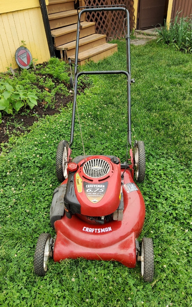 Powerful Craftsman 190cc 6.75hp Mulching Gas Lawnmower Lawnmowers