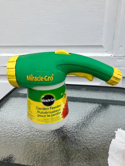 Miracle Gro Garden Feeder with Dispenser., View more