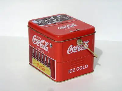 Mini collectible Coke tin, novelty tin box in the style of a vintage Coca-Cola ice chest. Gorgeous p...