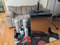 Kegerator with 2 Kegs, CO2 tank, 3 way manifold and more