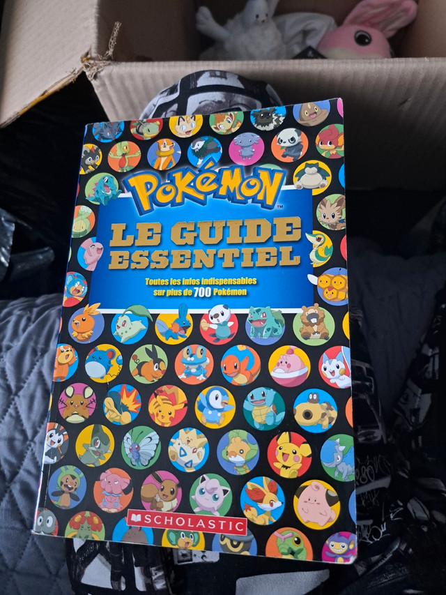 Le guide essentiel de pokemon 2016 dans Livres jeunesse et ados  à Lanaudière