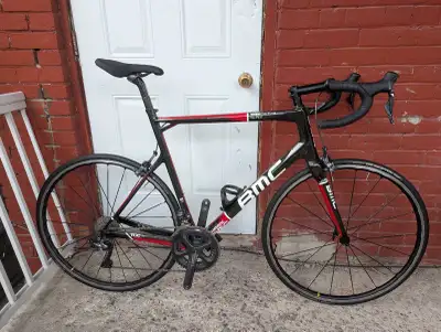 BMC Teammachine SLR01 (Ultegra Di2) road bike, View more