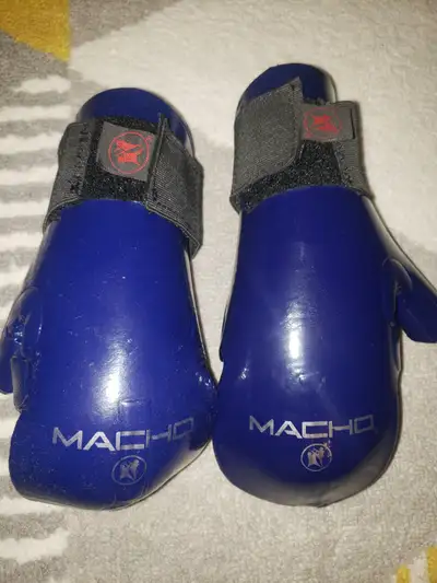 Karate Punch gloves & Kick, View more