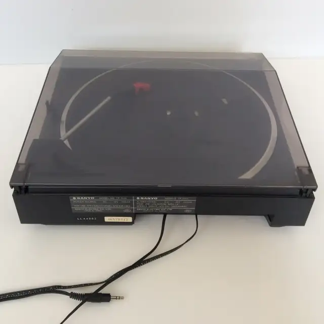 SANYO Auto Return Belt Drive Turntable TP W10 Not Tested. in General Electronics in Mississauga / Peel Region - Image 11