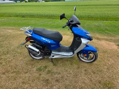 2007 Keeway 150cc scooter only 444km, was mainly used around camp. Fresh oil change and tune up done...