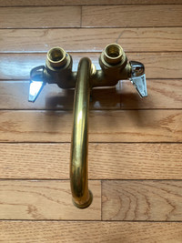 Solid brass laundry tub faucet 