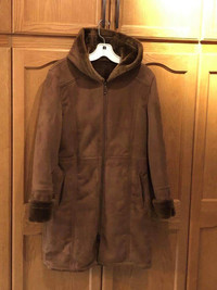 Women’s Fairweather winter coat brown size medium with hood 