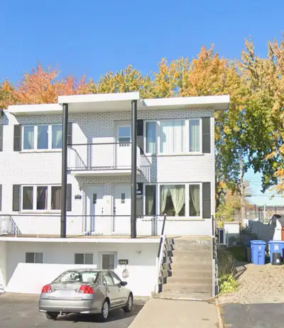 5 1/2 availble in Brossard !