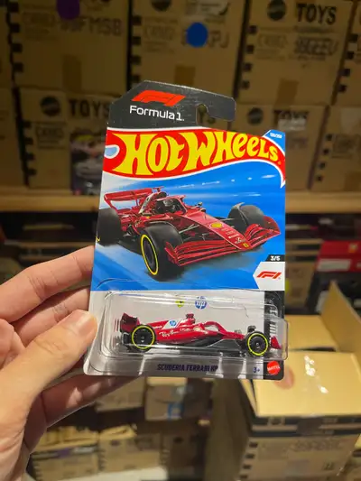 Mint card, mainly looking for cash. Pickup in Richmond Hill.