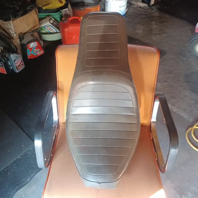 Harley Davidson seats in Motorcycle Parts & Accessories in Edmonton - Image 10