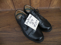 New Mens black leather shoes size 12.