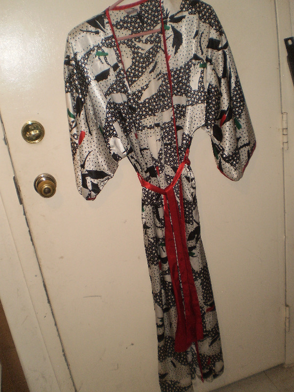Vtg -Bergdorf skirt, Kimona robe,  Ciel Chapman dress, Robe etc in Women's - Dresses & Skirts in London - Image 2
