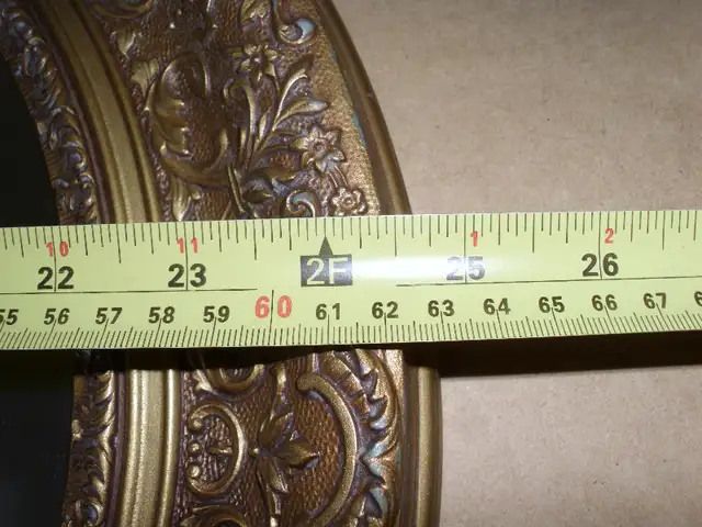 Oval Mirror in Home Décor & Accents in Mississauga / Peel Region - Image 9