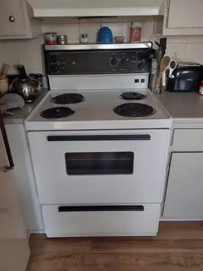 4 électros - réfrigérateur, cuisinière, laveuse, sécheuse, View more