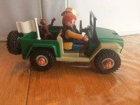 Playmobil 2 Jeep safari vert avec 2 figurines au choix