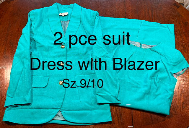 ~ 2 PCE WOMENS SUIT SIZE 9/10 ~ in Women's - Dresses & Skirts in St. Catharines